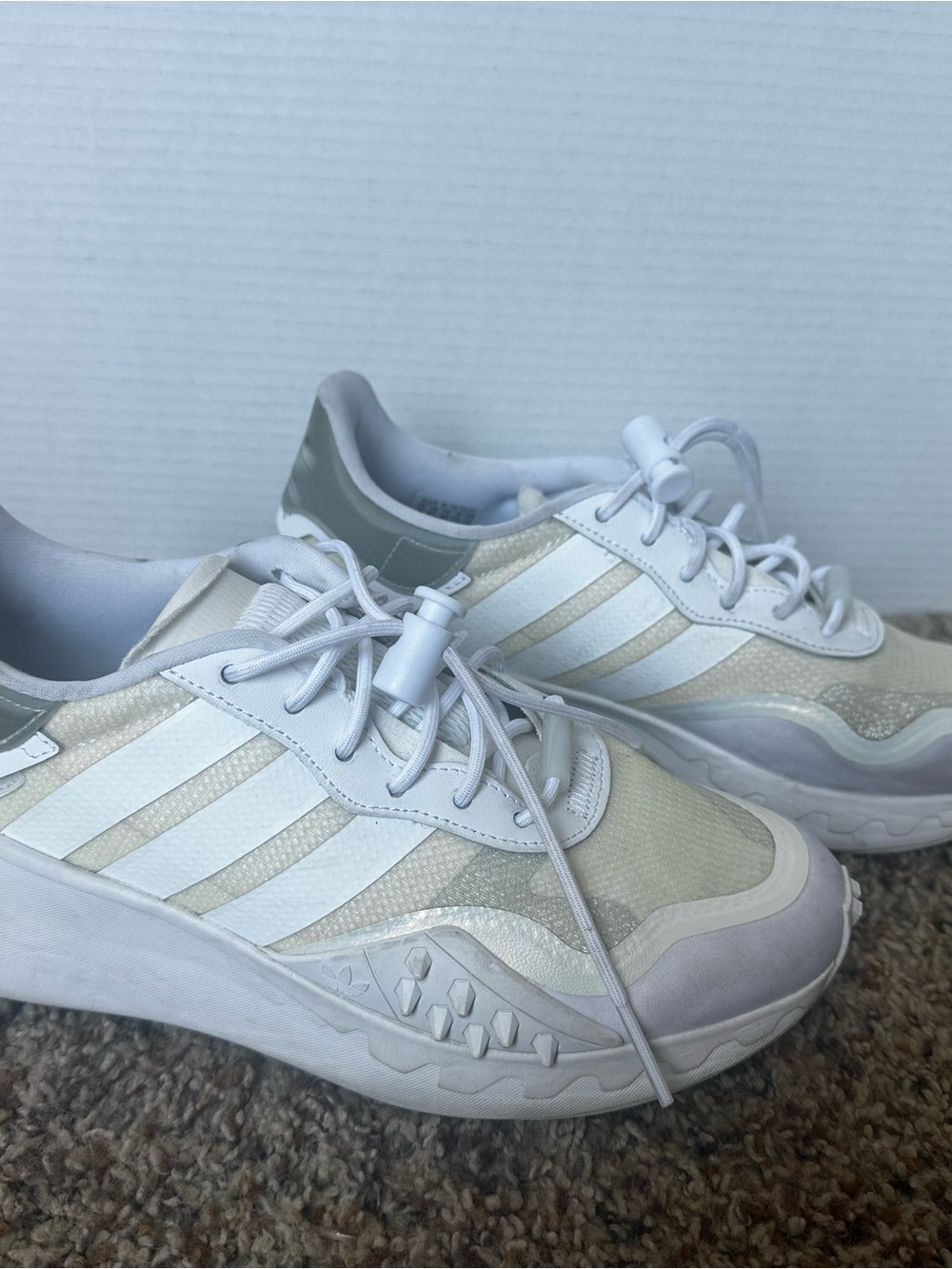 Adidas Womens Choigo White & Cream Lace-Up Sneakers